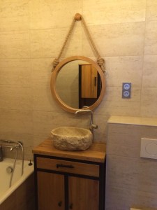 Зеркало на веревке в ванной